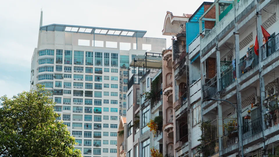 Đường hẻm trước nhà